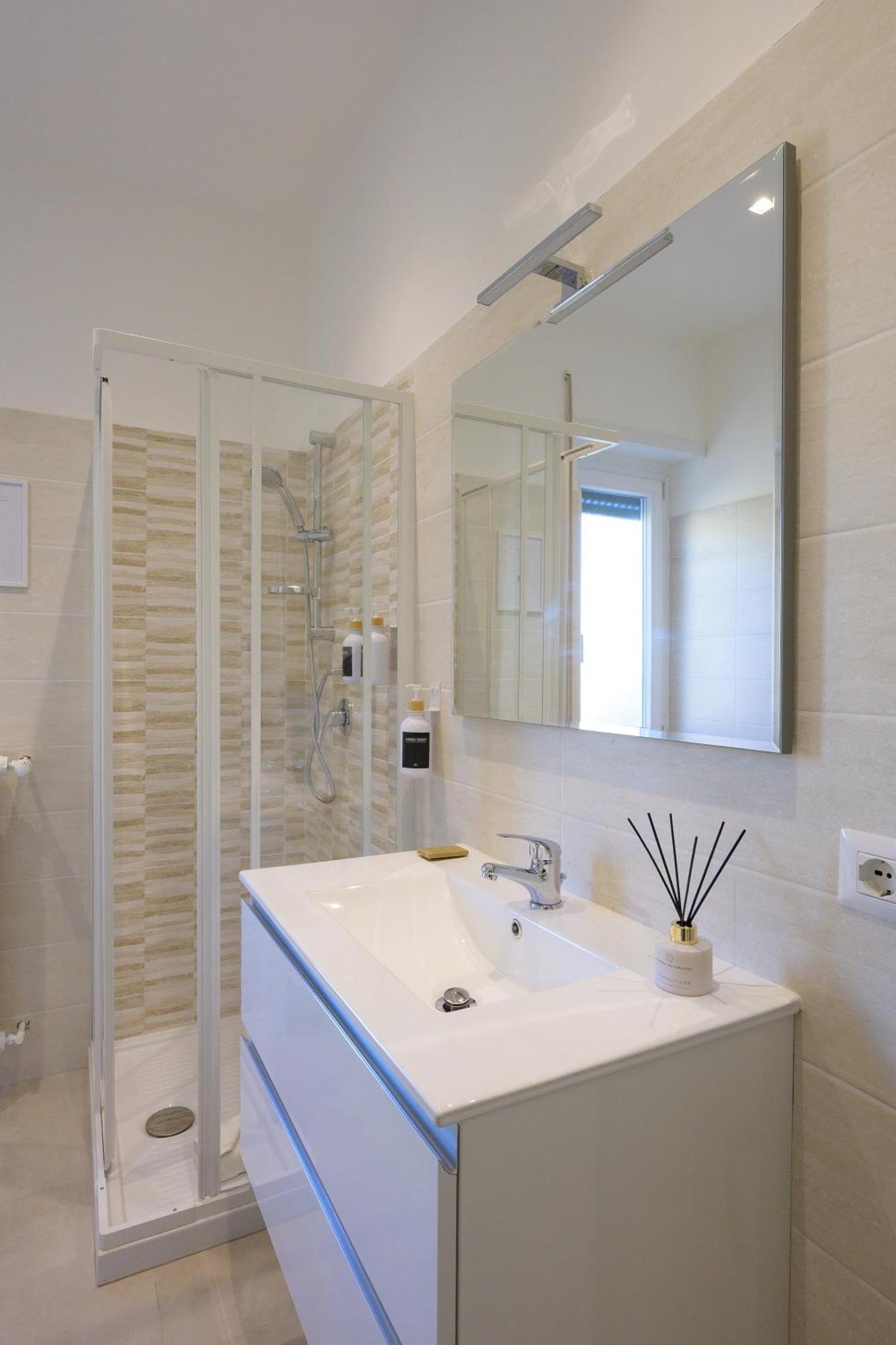Luxury Suite-Metro Malatesta Рим Екстер'єр фото